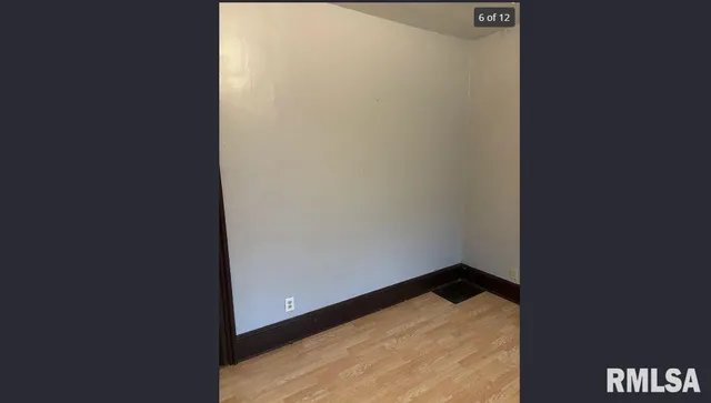 $725 | 826 24th Street, Rock Island, IL 61201