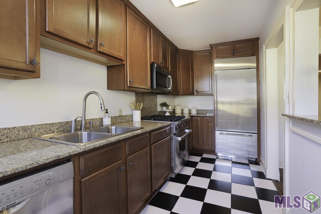 2629 Edward Avenue, Unit 2629 Baton Rouge, LA 70808 - Photo 11 of 22 Kitchen