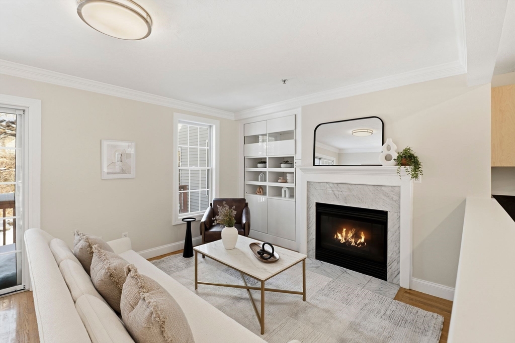 52 Packards Lane, Unit 4 Quincy, MA 02169 - Photo 12 of 40 a living room with furniture