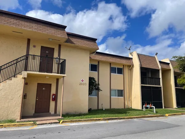 $159,000 | 2864 Northwest 55th Avenue, Unit 2D, Lauderhill, FL 33313