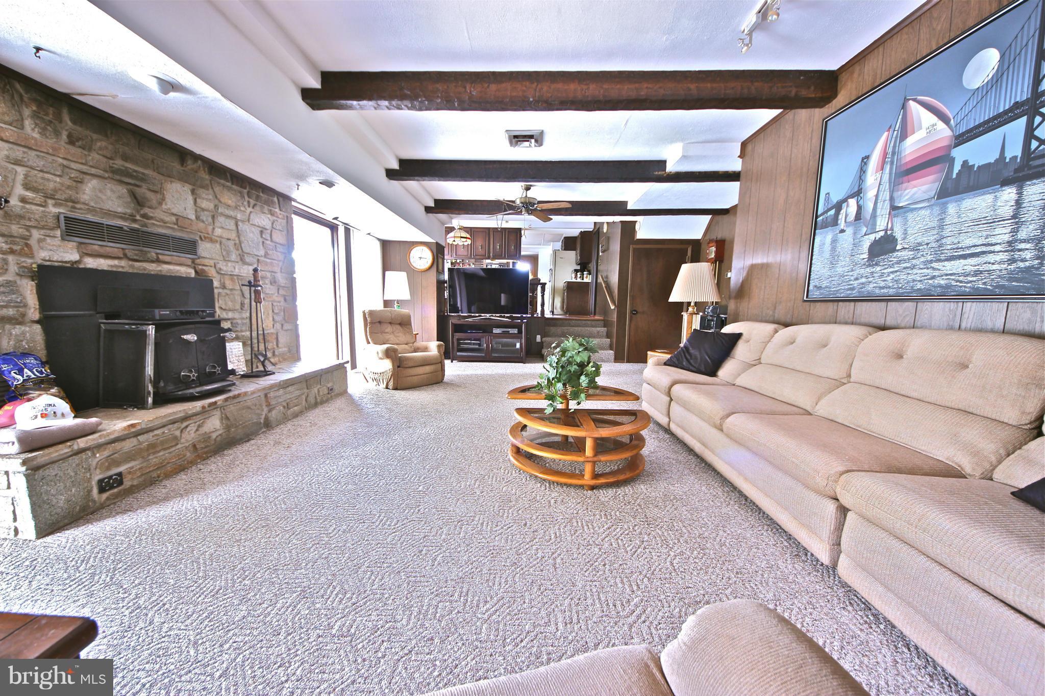 9210 Nottingwood Road Baltimore, MD 21237 - Photo 5 of 30 Family Room
