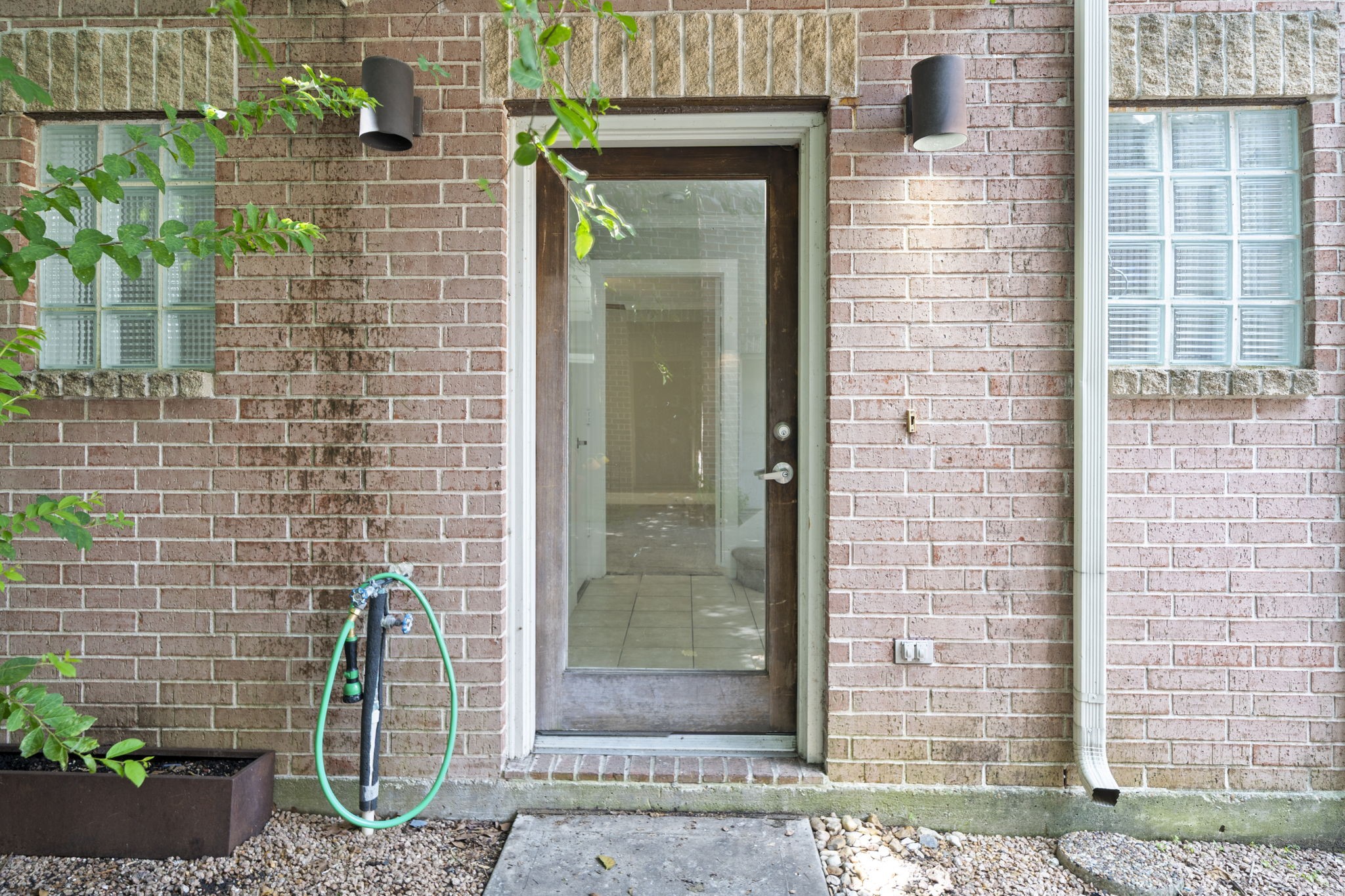 2154 Arabelle Street Houston, TX 77007 - Photo 12 of 45 Entrance / Front door