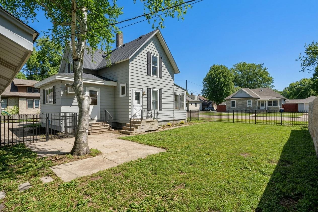 112 7th Avenue Northwest Faribault, MN 55021 - Photo 4 of 28