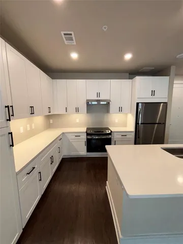 $2,350 | 111 Town Place, Unit 232, Fairview, TX 75069