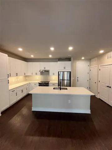 $2,350 | 111 Town Place, Unit 232, Fairview, TX 75069