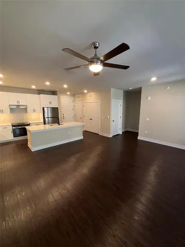 $2,350 | 111 Town Place, Unit 232, Fairview, TX 75069