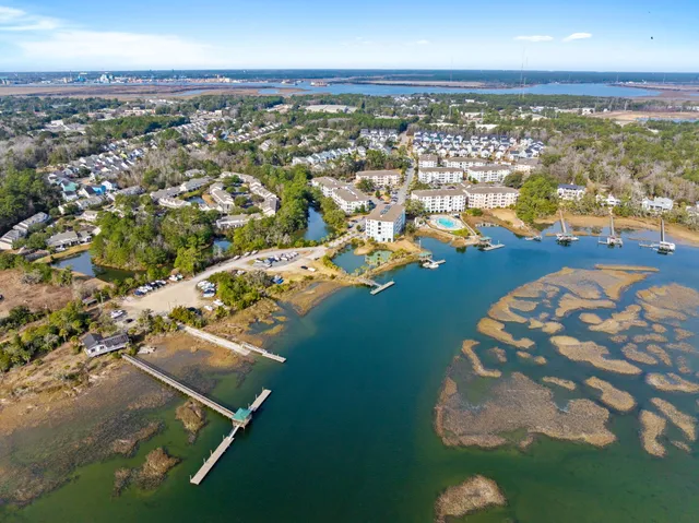 $890,000 | 122 Tidewater Way, Wando, SC 29492