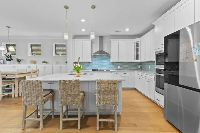 $890,000 | 122 Tidewater Way, Wando, SC 29492