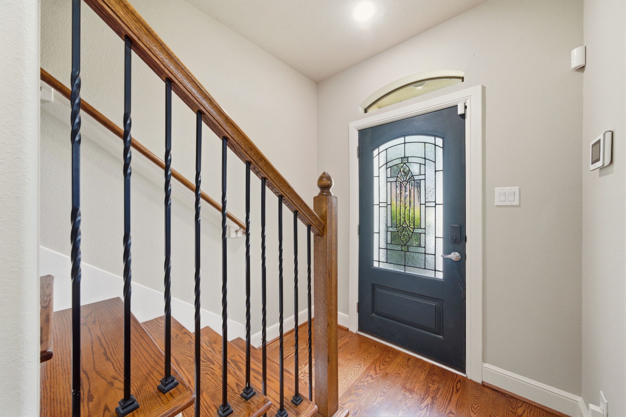 2110 Shearn Street, Unit 16 Houston, TX 77007 - Photo 28 of 37 Let's head outside!