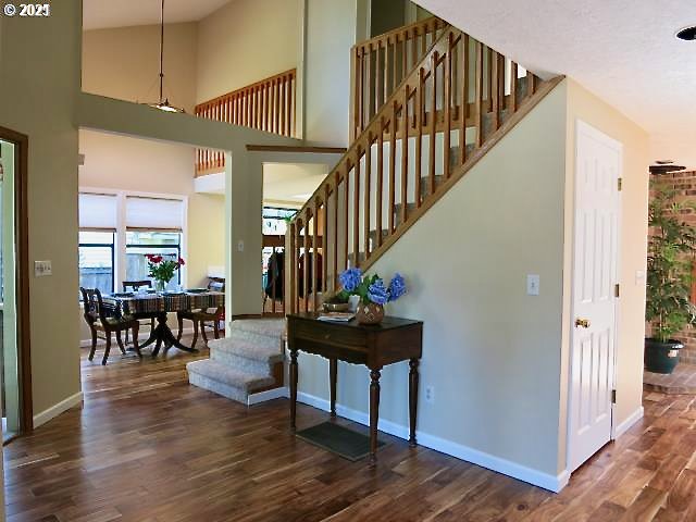 8387 Southwest 184th Loop Beaverton, OR 97007 - Photo 2 of 13 Gallery Image 2