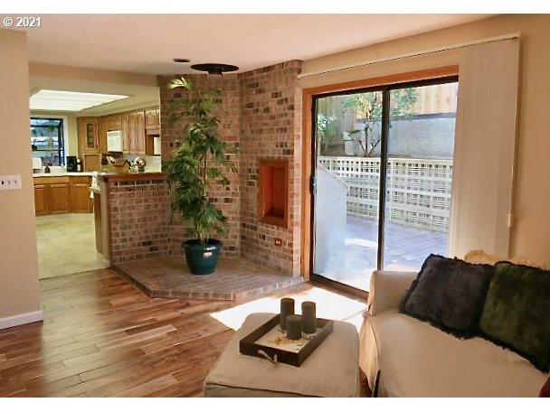 8387 Southwest 184th Loop Beaverton, OR 97007 - Photo 4 of 13 Gallery Image 4