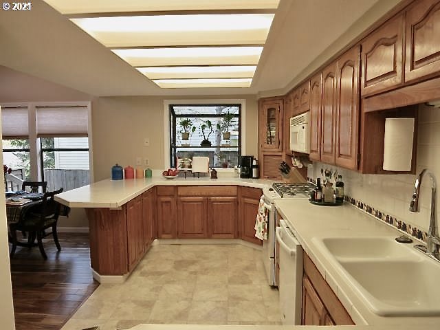 8387 Southwest 184th Loop Beaverton, OR 97007 - Photo 5 of 13 Gallery Image 5