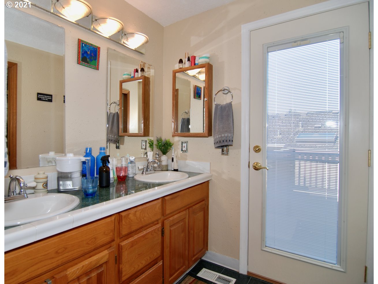 8387 Southwest 184th Loop Beaverton, OR 97007 - Photo 9 of 13 Gallery Image 9