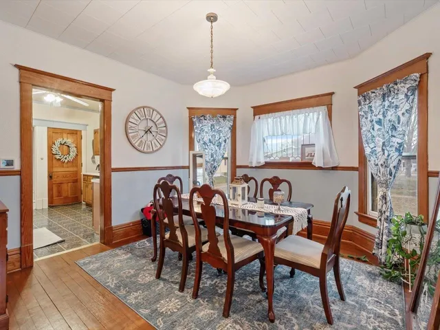 $187,500 | 517 12th Street, Dewitt, IA 52742