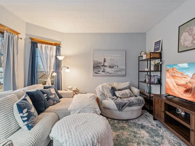 $187,500 | 517 12th Street, Dewitt, IA 52742