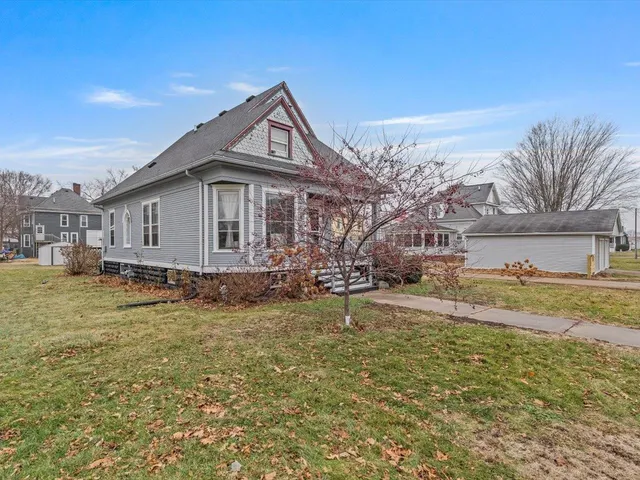 $187,500 | 517 12th Street, Dewitt, IA 52742