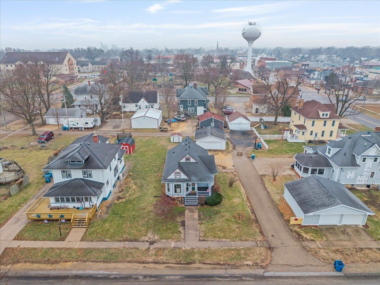 517 12th Street Dewitt, IA 52742 - Photo 5 of 40 a view of a city