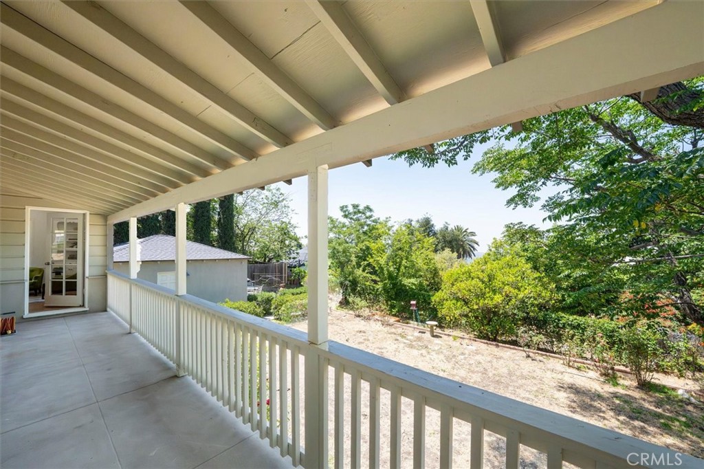10439 Pinyon Avenue Tujunga, CA 91042 - Photo 12 of 39