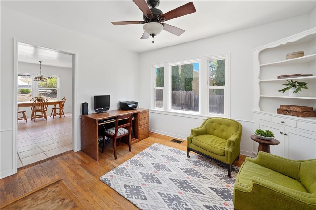 10439 Pinyon Avenue Tujunga, CA 91042 - Photo 14 of 39