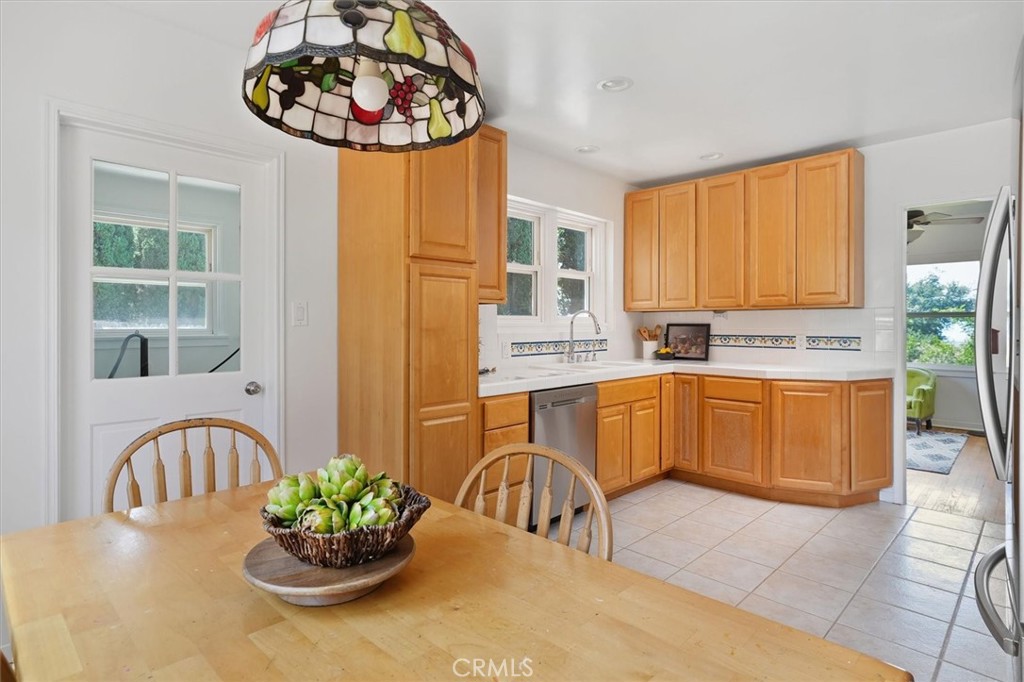 10439 Pinyon Avenue Tujunga, CA 91042 - Photo 17 of 39