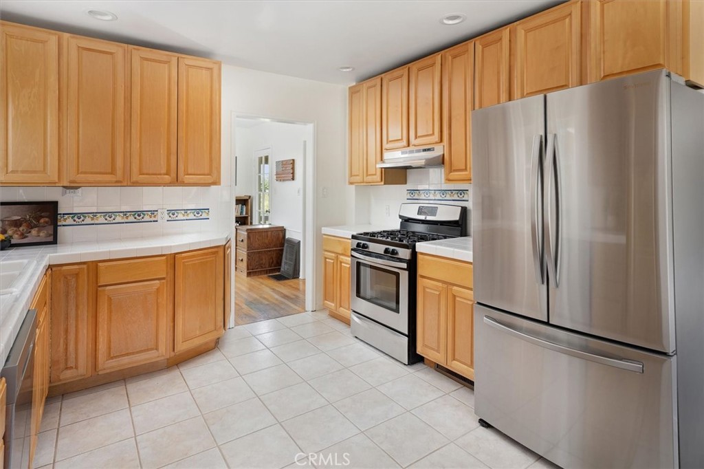 10439 Pinyon Avenue Tujunga, CA 91042 - Photo 18 of 39