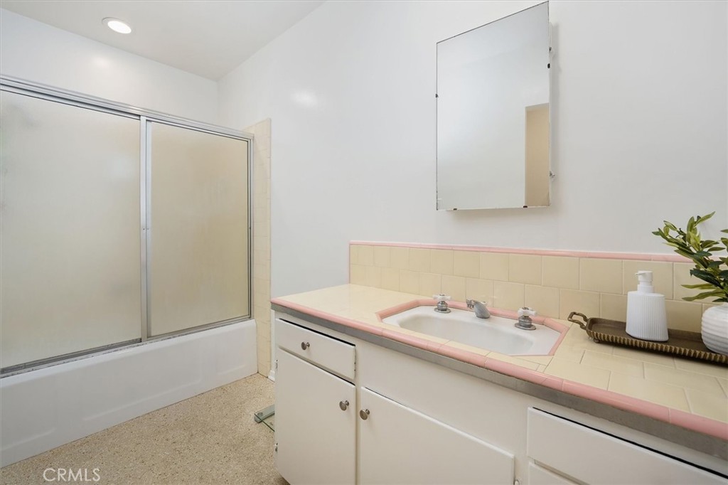 10439 Pinyon Avenue Tujunga, CA 91042 - Photo 27 of 39