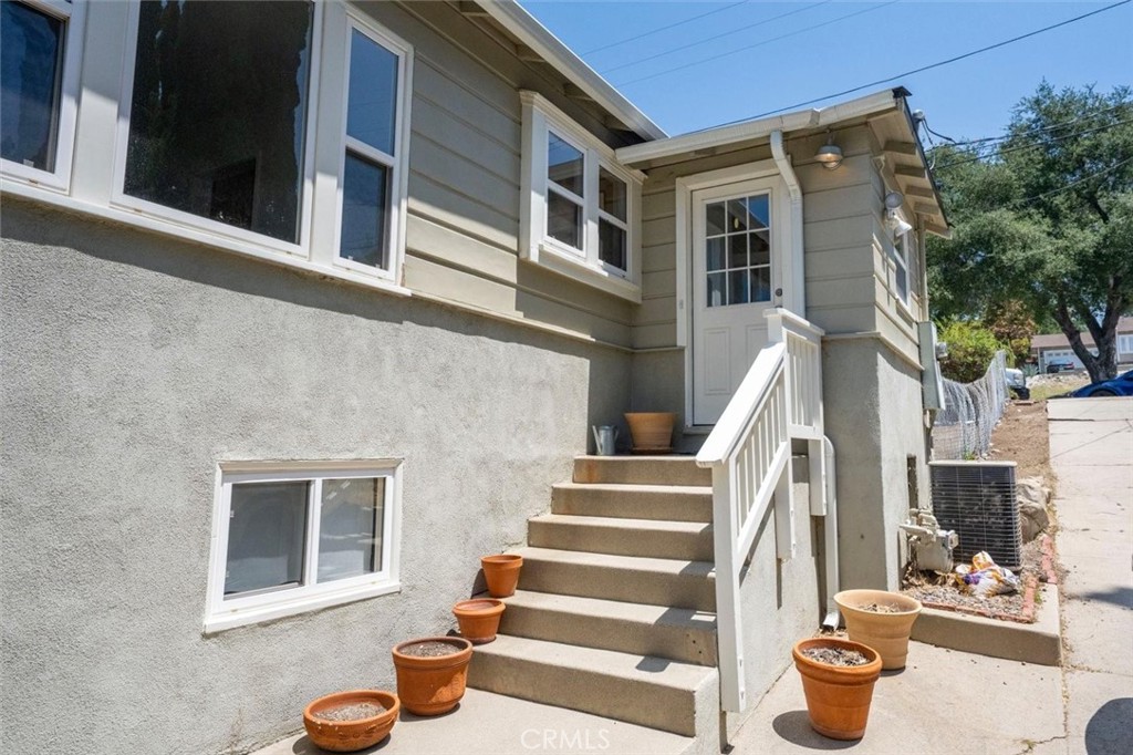 10439 Pinyon Avenue Tujunga, CA 91042 - Photo 31 of 39