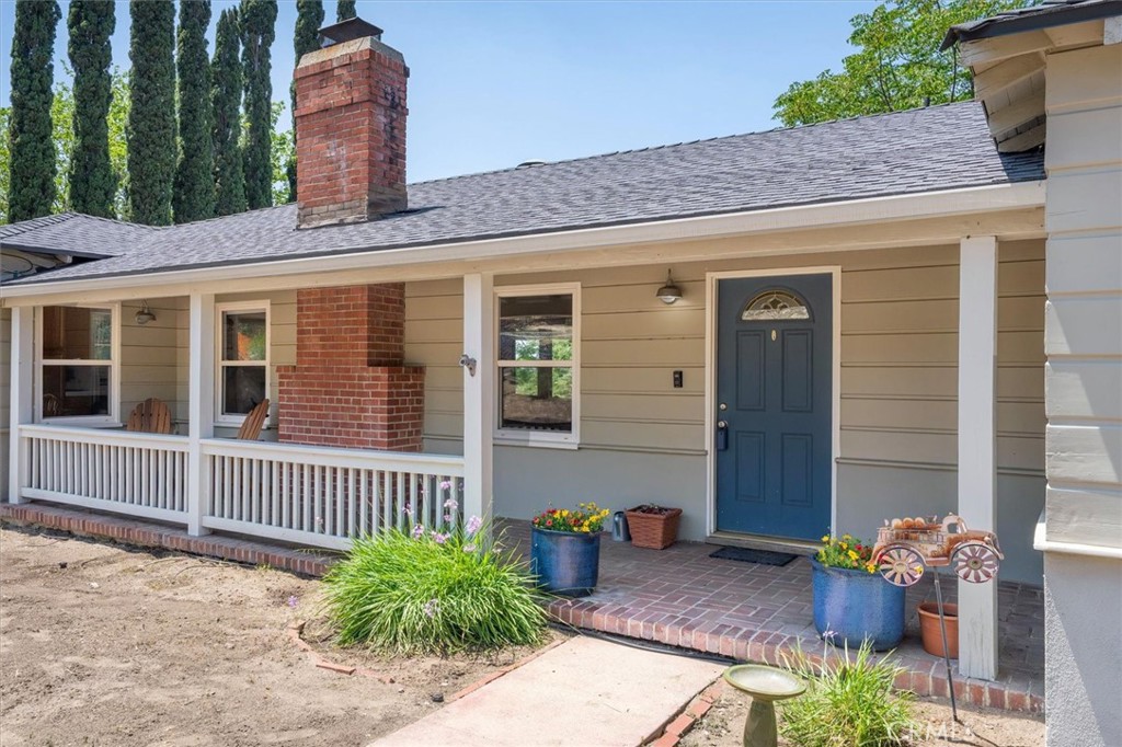 10439 Pinyon Avenue Tujunga, CA 91042 - Photo 4 of 39
