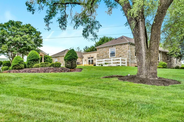 $420,000 | 831 Sumpter Place, Roanoke, VA 24019