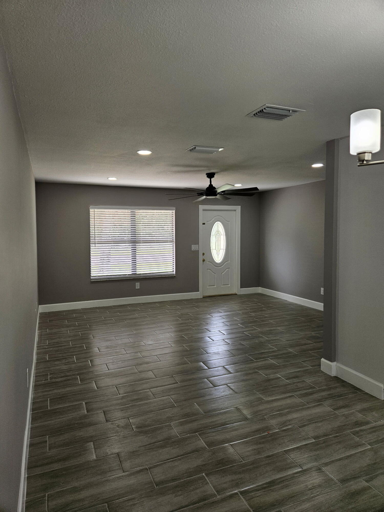 674 Southwest 25th Street Southwest Vero Beach, FL 32962 - Photo 2 of 10 3506