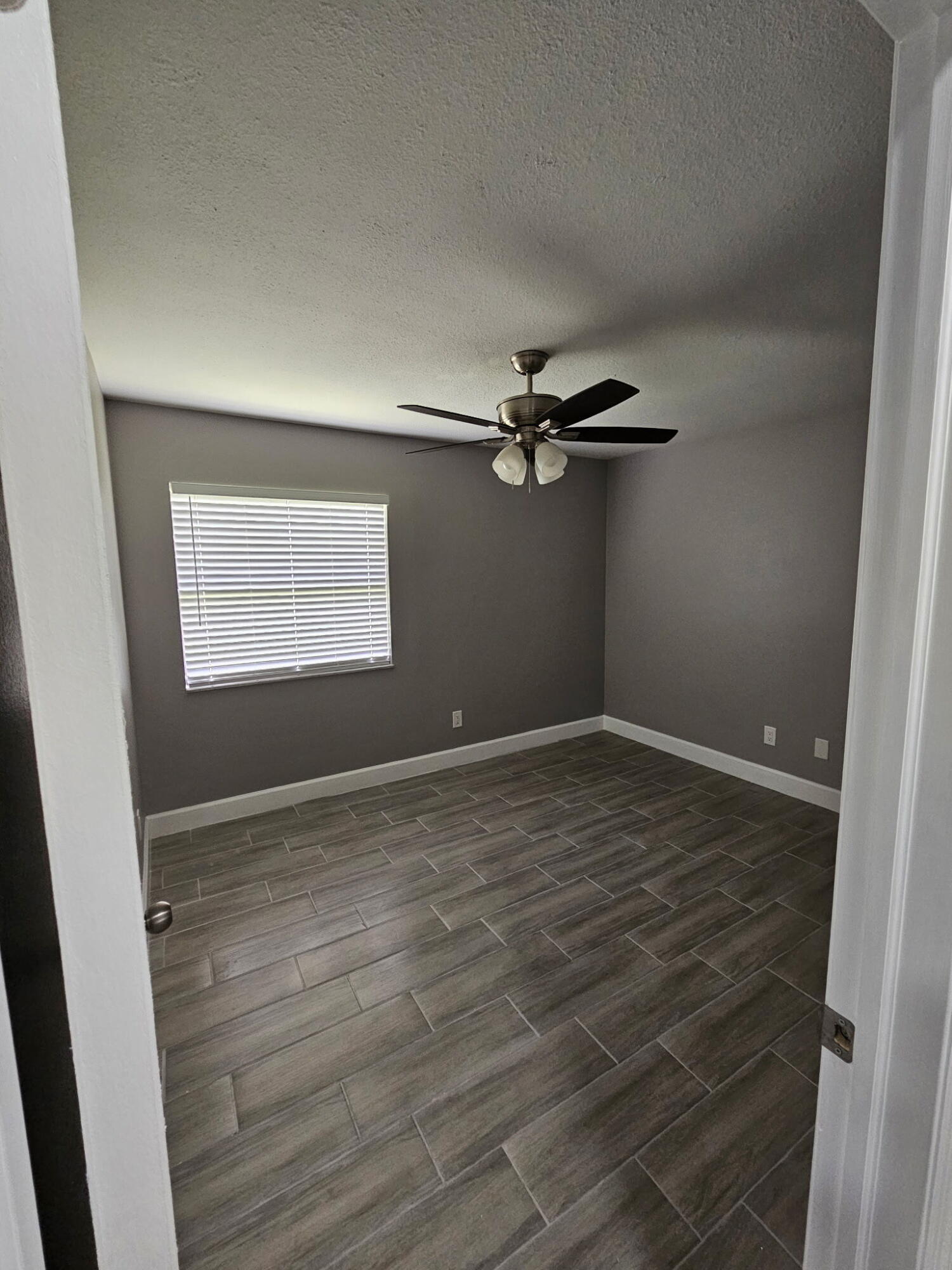 674 Southwest 25th Street Southwest Vero Beach, FL 32962 - Photo 7 of 10 3513