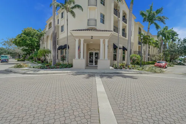 $1,950 | 3205 Renaissance Way, Unit 205, Boynton Beach, FL 33426