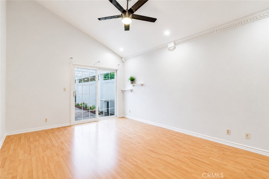 39 Castillo Irvine, CA 92620 - Photo 12 of 21