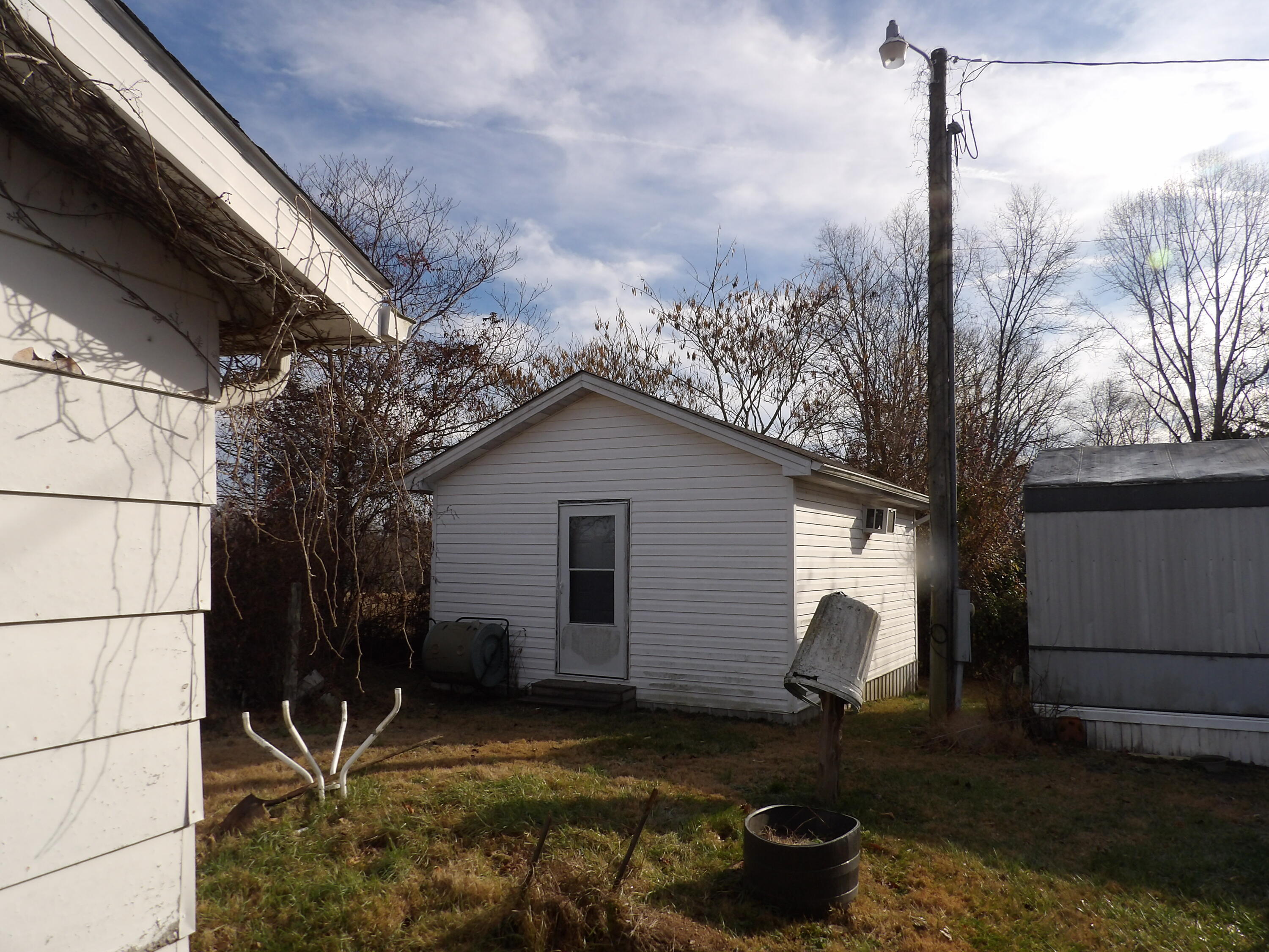389 Don Gregory Road Monticello, KY 42633 - Photo 15 of 26 103_1875