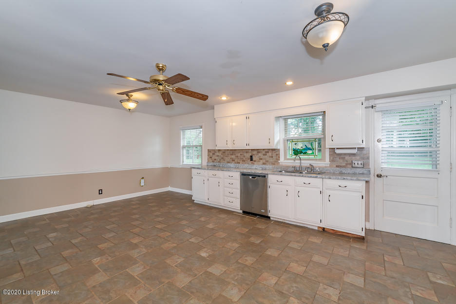 5904 Outer Loop Louisville, KY 40219 - Photo 8 of 29 5904 Outer Loop L-6