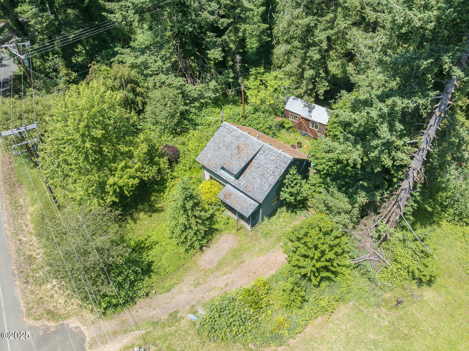 621 Logsden Road Siletz, OR 97380 - Photo 5 of 18 -05