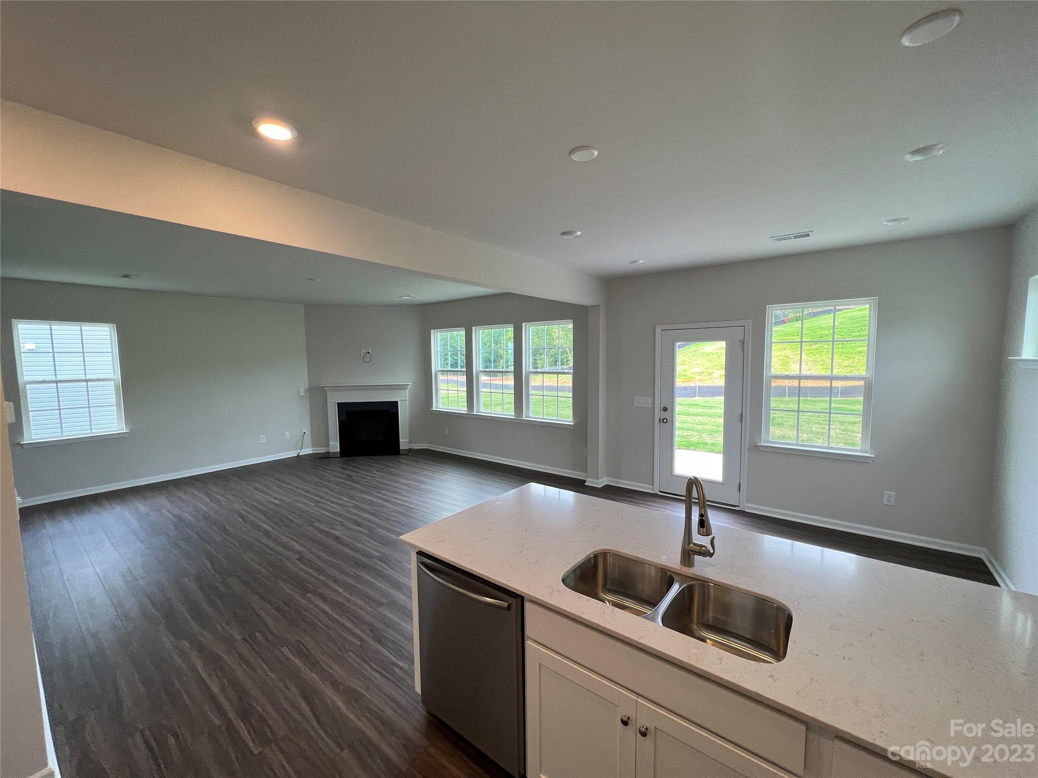 15705 Capps Road, Unit BW46 Charlotte, NC 28278 - Photo 4 of 13 Gallery Image 4