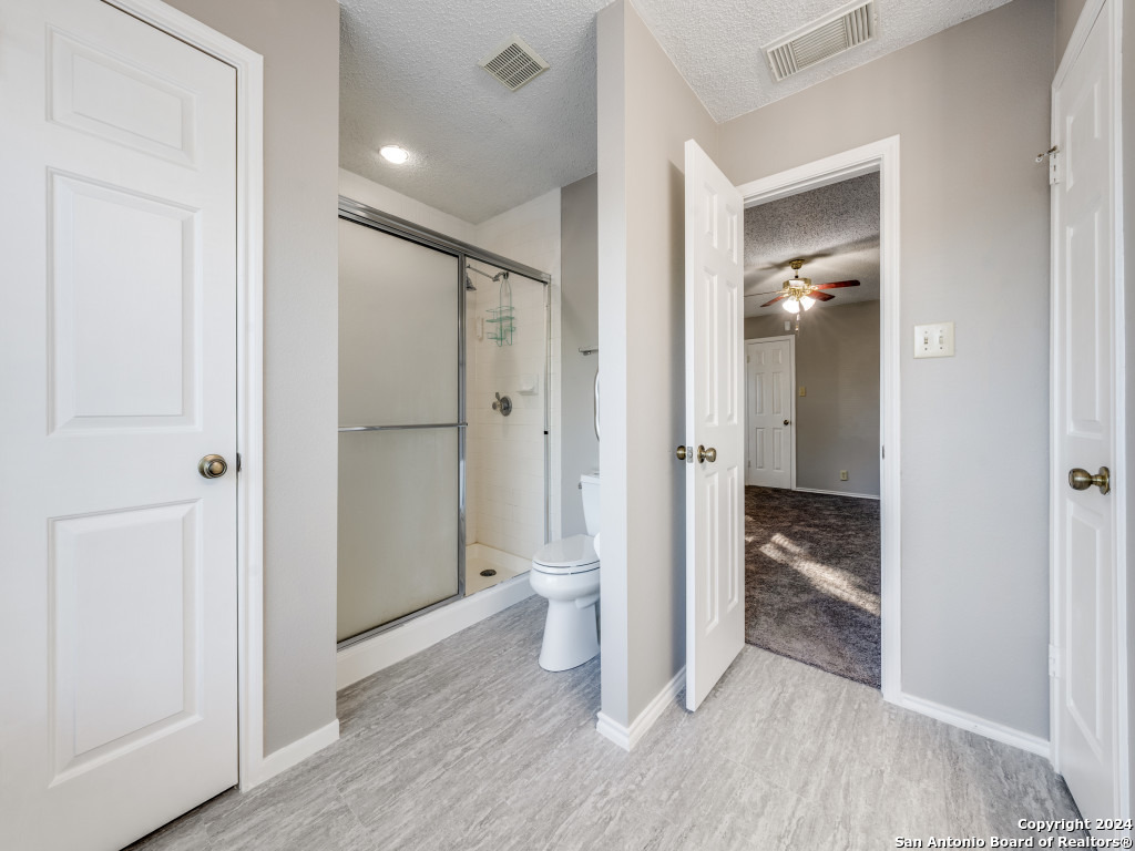 12127 Branding Point Helotes, TX 78023 - Photo 14 of 20