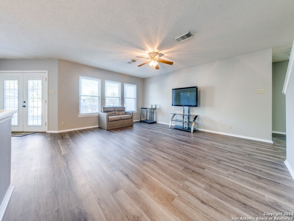 12127 Branding Point Helotes, TX 78023 - Photo 6 of 20