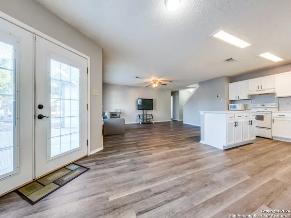 $330,000 | 12127 Branding Point, Helotes, TX 78023