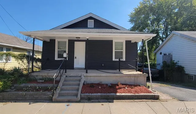 $88,900 | 3818 North Hanley Road, St. Louis, MO 63121