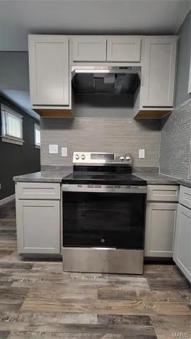 $88,900 | 3818 North Hanley Road, St. Louis, MO 63121