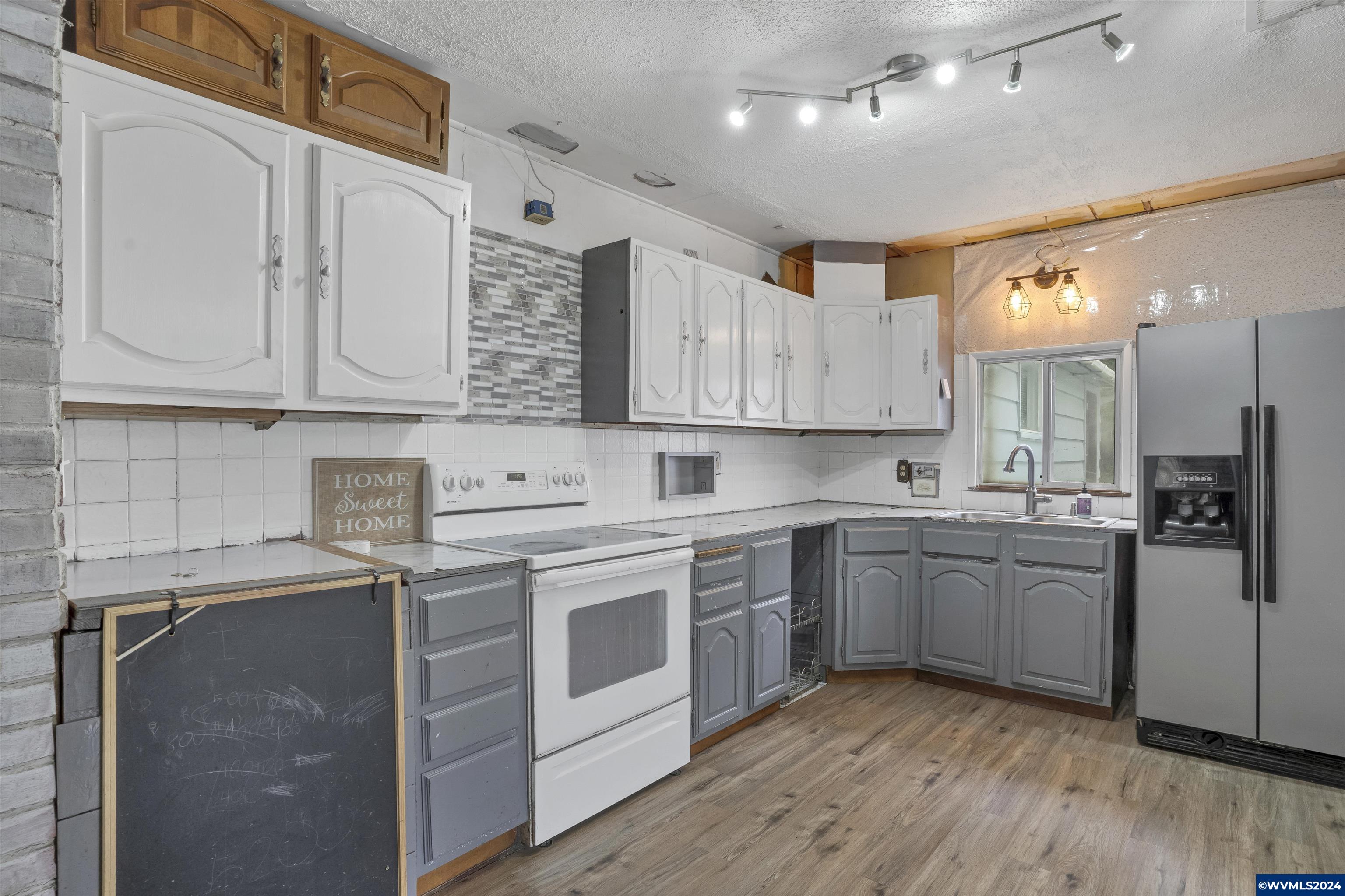 1212 Clark Mill Road Sweet Home, OR 97386 - Photo 11 of 32