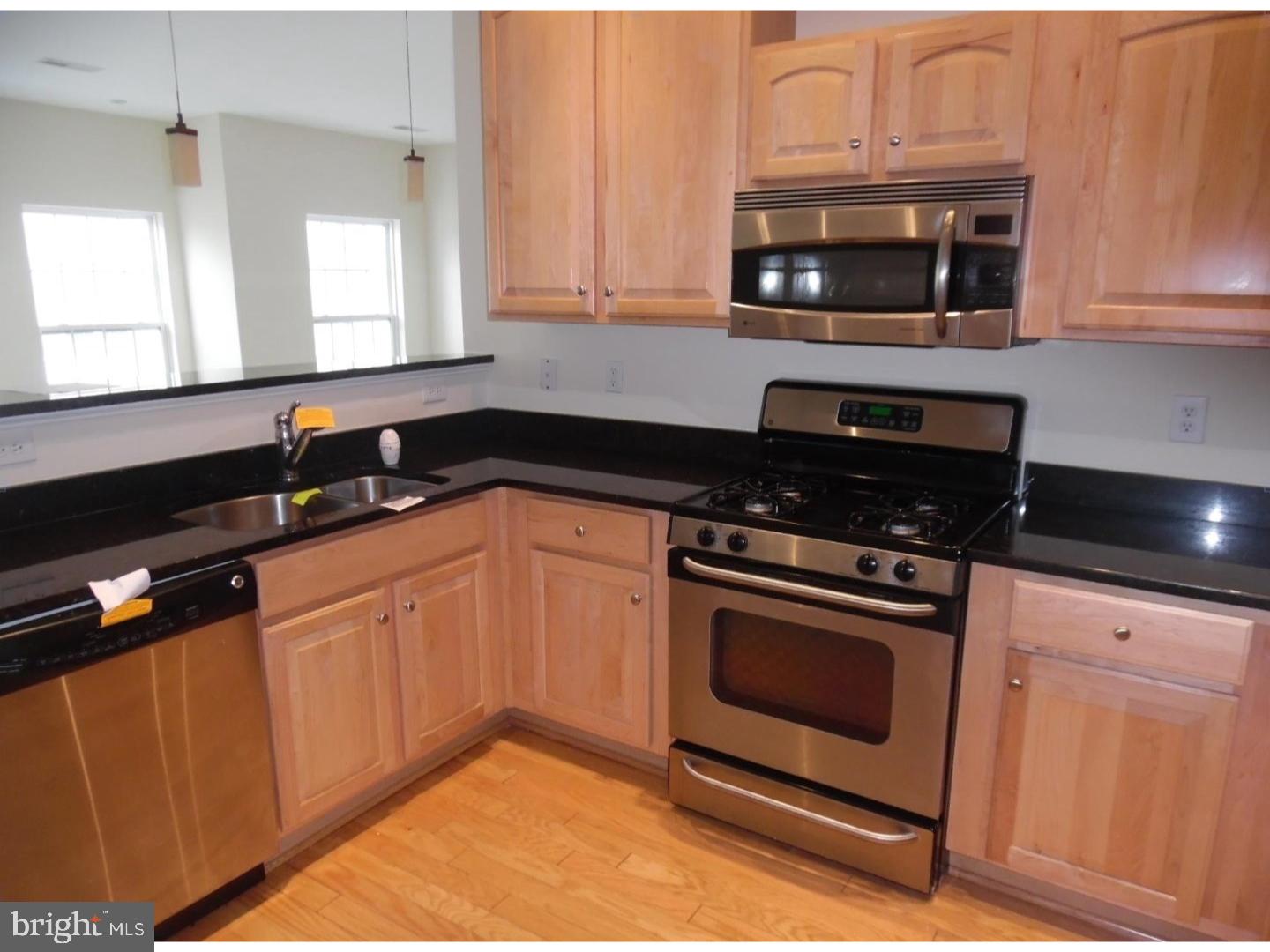 12 Swan Court Riverside, NJ 08075 - Photo 2 of 10