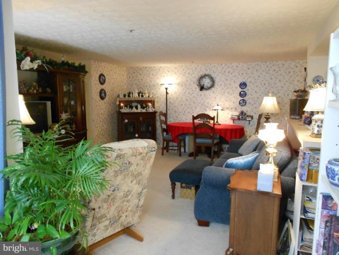 699 Deering Road, Unit 5B Pasadena, MD 21122 - Photo 17 of 23 Living Room
