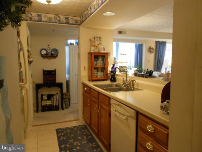 699 Deering Road, Unit 5B Pasadena, MD 21122 - Photo 8 of 23 Kitchen