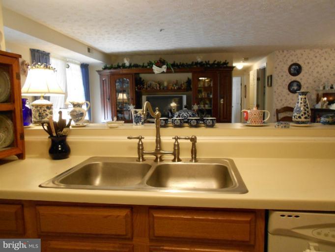 699 Deering Road, Unit 5B Pasadena, MD 21122 - Photo 9 of 23 Kitchen