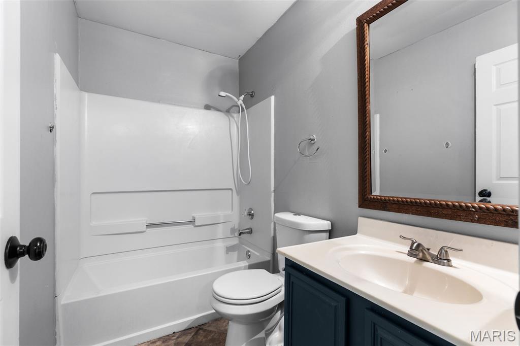 16118 Castlerea Boulevard Ellisville, MO 63021 - Photo 15 of 26