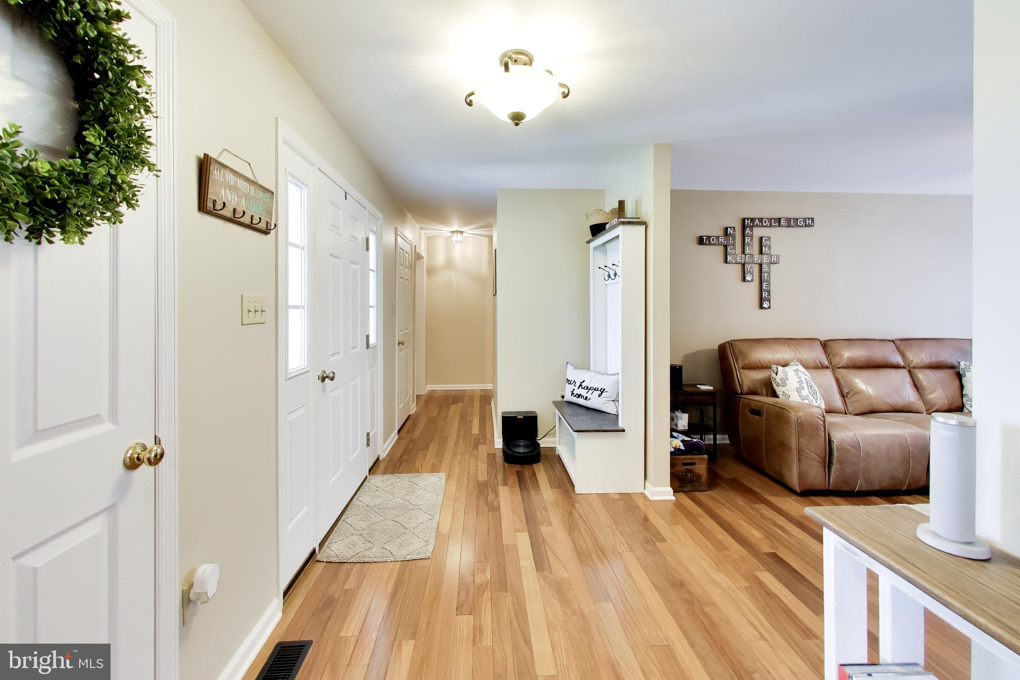 12205 Warner Road Keymar, MD 21757 - Photo 10 of 66 Welcoming entryway with warm tones.