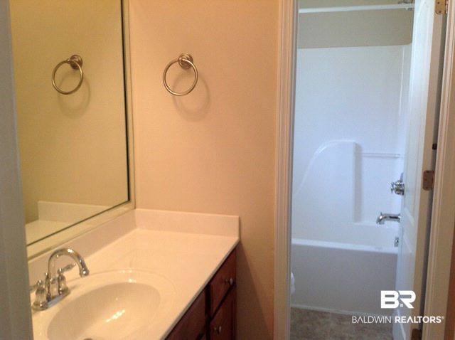 108 Durby Lane Foley, AL 36535 - Photo 25 of 45 Jack & Jill bath